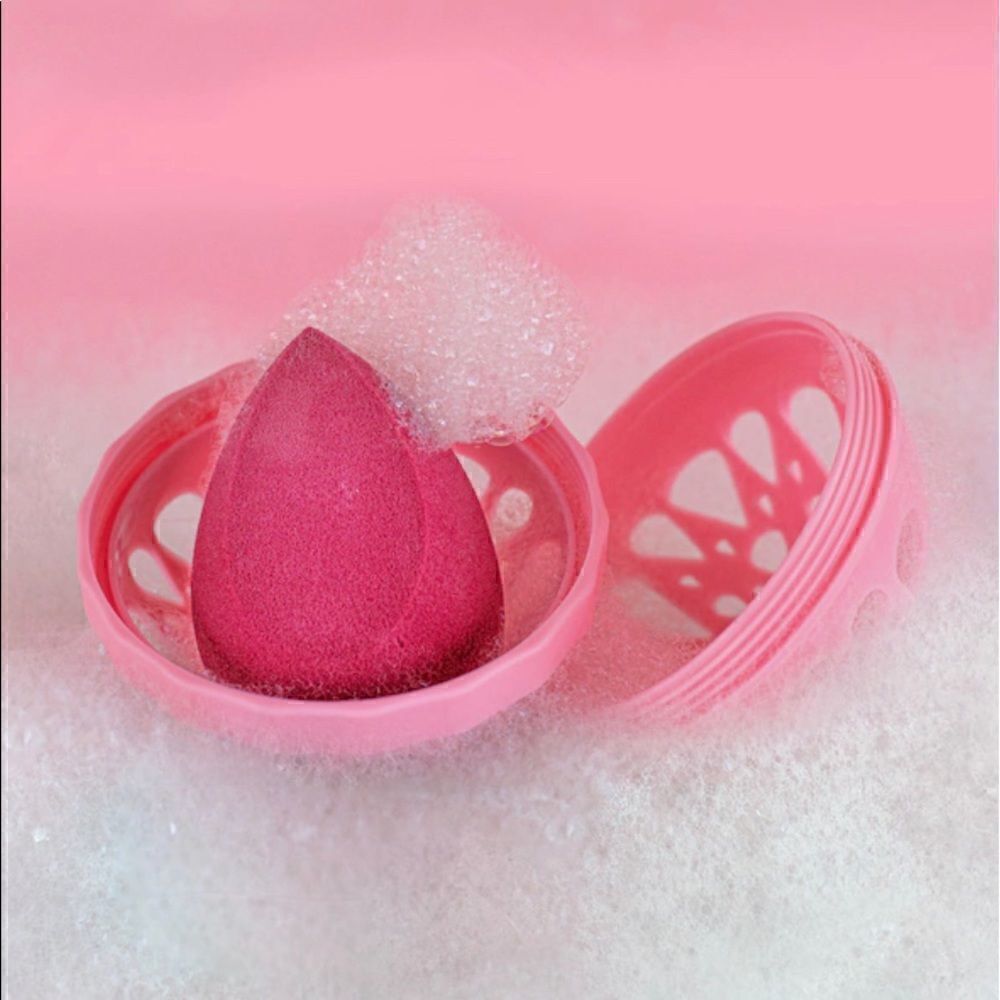 NEW! Makeup Eraser Sponge With Washing Machine Ball - Picture 2 of 8